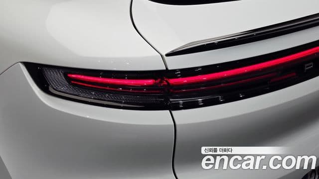 Porsche Cayenne 2024 — ფოტო 9/38