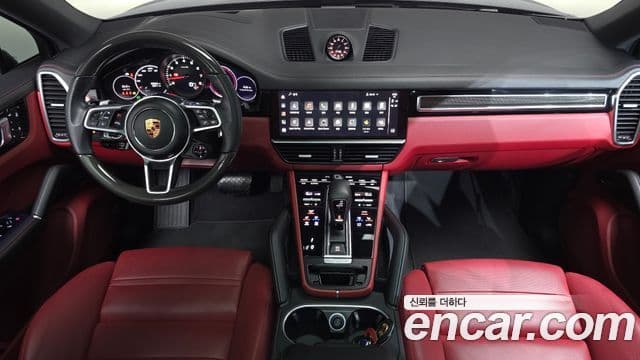 Porsche Cayenne 2022 — Photo 32/35