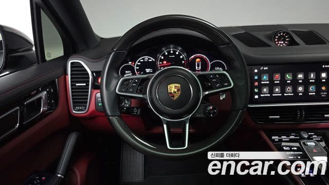 Porsche Cayenne 2022 — Photo 34/35