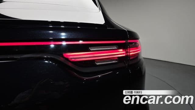 Porsche Cayenne 2022 — Photo 19/35