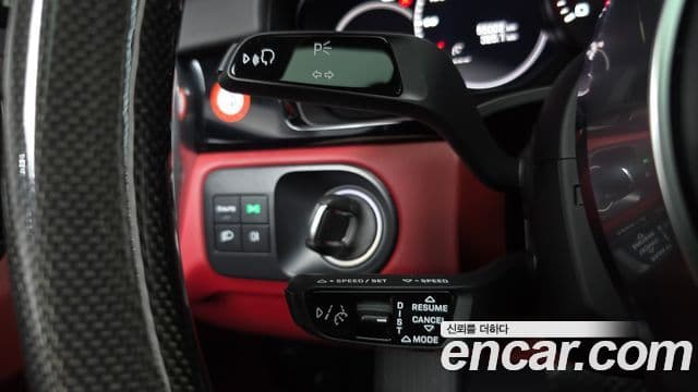 Porsche Cayenne 2022 — Photo 27/35