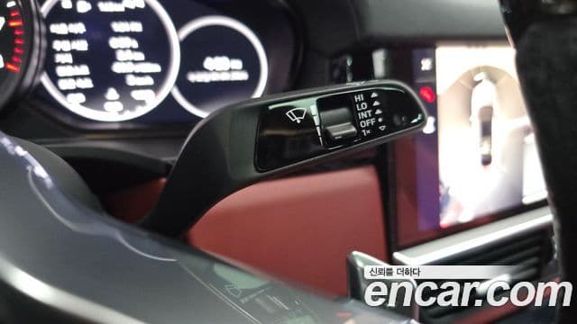 Porsche Cayenne 2022 — Photo 18/35