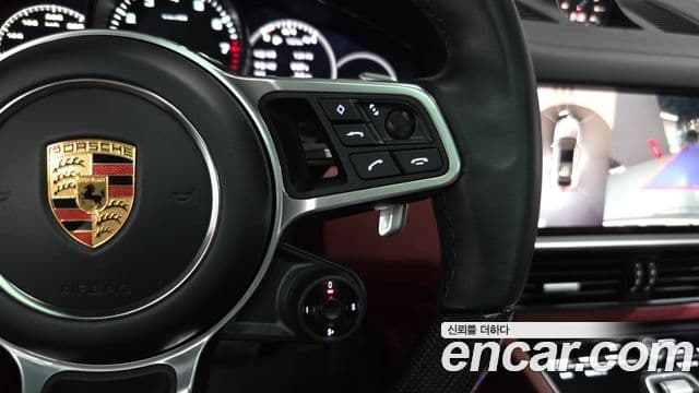 Porsche Cayenne 2022 — Photo 13/35