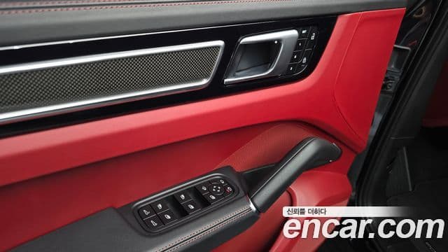 Porsche Cayenne 2022 — Photo 6/35