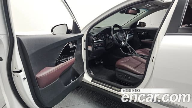 Kia Niro 2021 — Photo 6/20
