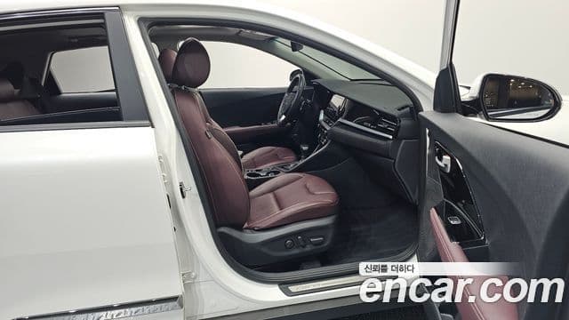 Kia Niro 2021 — Photo 14/20