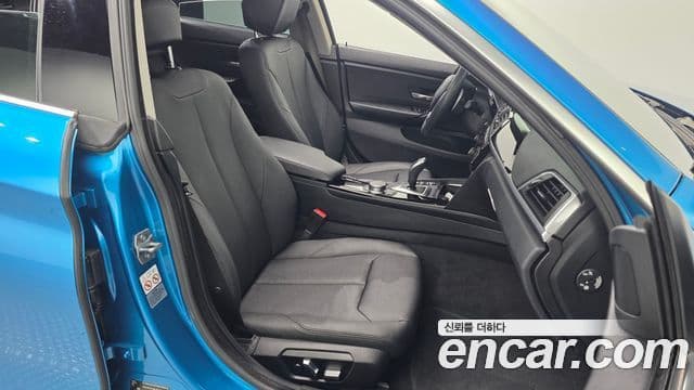 BMW 4 Series 2019 — Photo 23/30