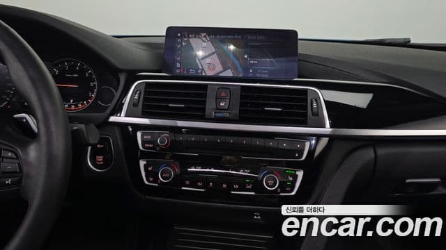 BMW 4 Series 2019 — Photo 24/30