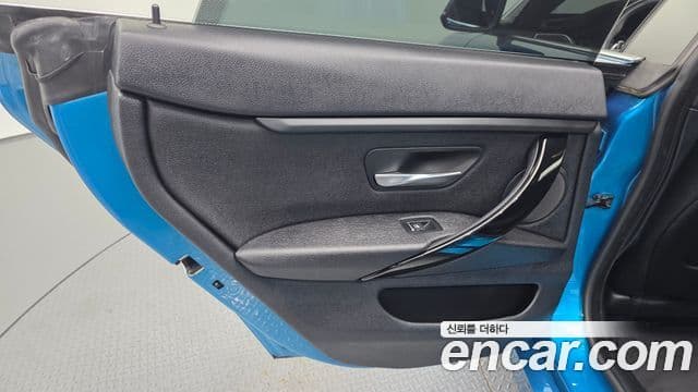 BMW 4 Series 2019 — Photo 18/30