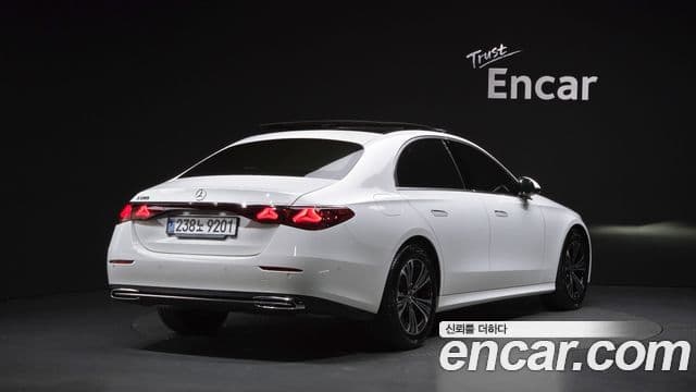 Mercedes-Benz E-Class 2025 — Şəkil 16/31