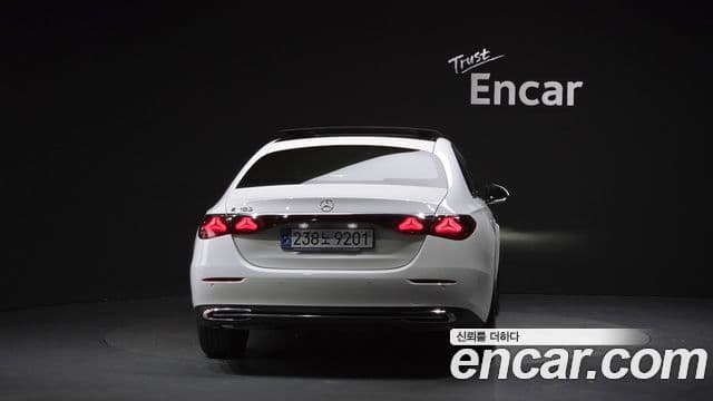 Mercedes-Benz E-Class 2025 — Şəkil 20/31