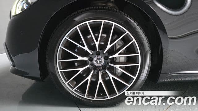 Mercedes-Benz S-Class 2021 — Photo 33/37