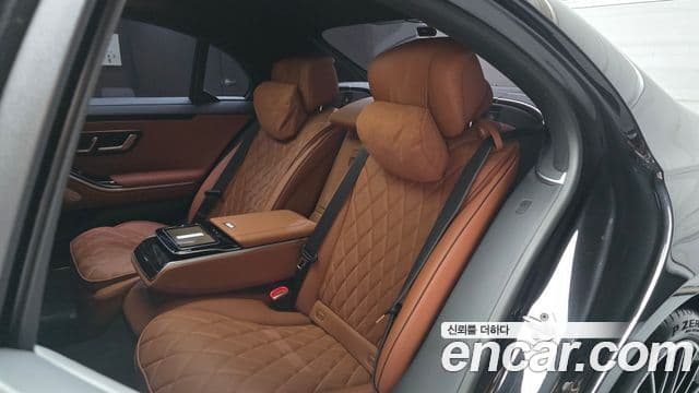 Mercedes-Benz S-Class 2021 — Photo 17/37
