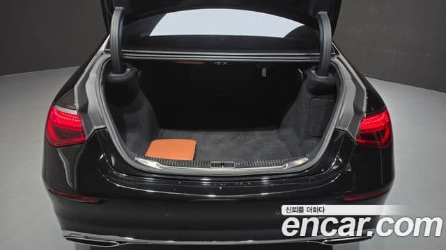 Mercedes-Benz S-Class 2021 — Photo 31/37