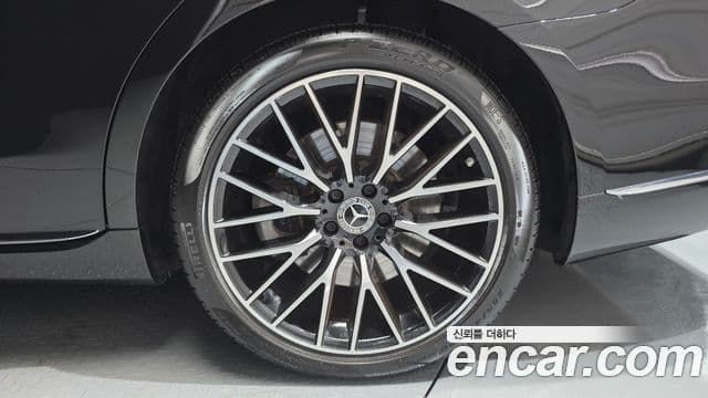 Mercedes-Benz S-Class 2021 — Photo 29/37