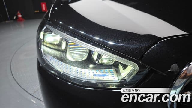 Mercedes-Benz S-Class 2021 — Photo 35/37