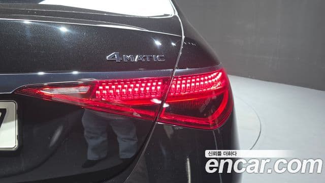 Mercedes-Benz S-Class 2021 — Photo 24/37