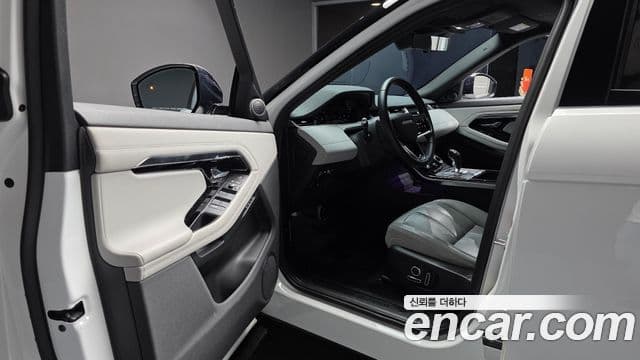 Land Rover Range Rover Evoque 2022 — Фото 10/20
