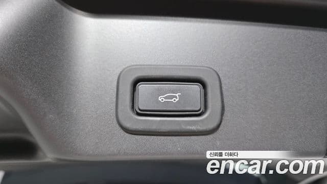 Land Rover Range Rover Evoque 2022 — Фото 15/20