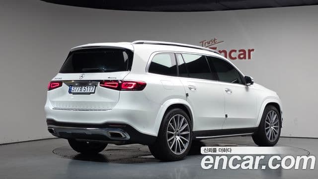 Mercedes-Benz GLS-Class 2021 — Photo 23/39