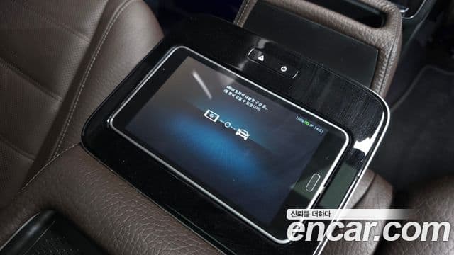 Mercedes-Benz GLS-Class 2021 — Photo 10/39