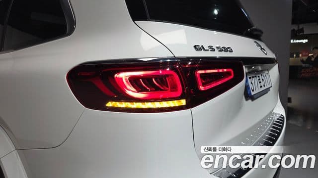 Mercedes-Benz GLS-Class 2021 — Photo 39/39