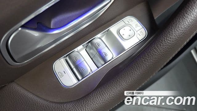Mercedes-Benz GLS-Class 2021 — Photo 14/39