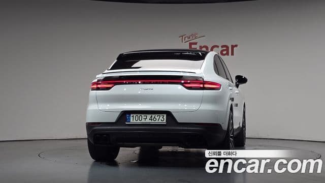 Porsche Cayenne 2022 — Photo 24/34