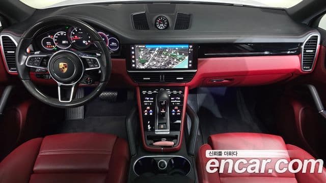 Porsche Cayenne 2022 — Photo 18/34