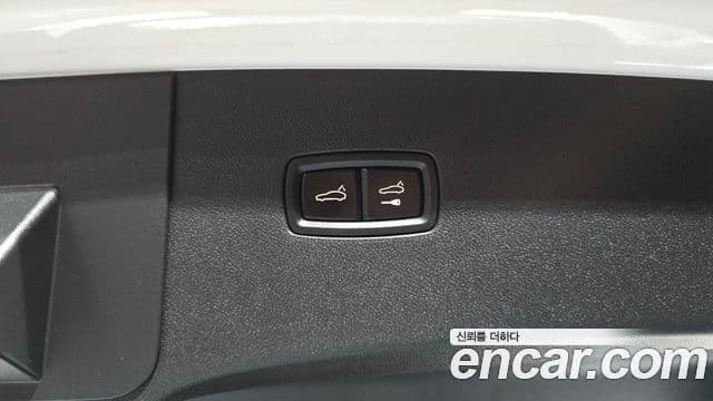 Porsche Cayenne 2022 — Photo 3/34