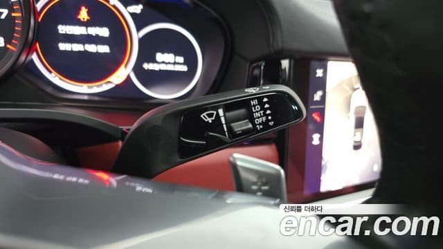 Porsche Cayenne 2022 — Photo 25/34