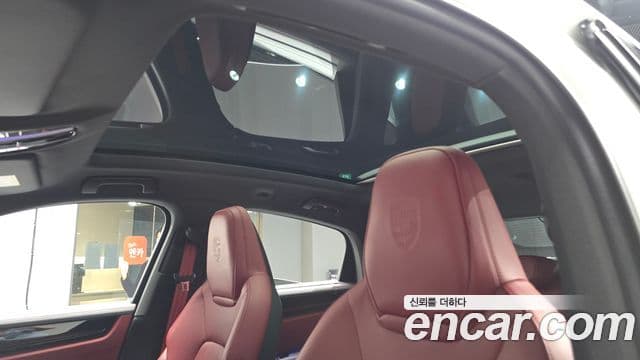 Porsche Cayenne 2022 — Photo 30/34