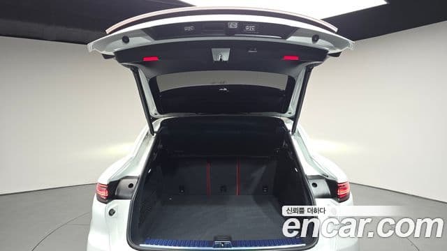 Porsche Cayenne 2022 — Photo 16/34