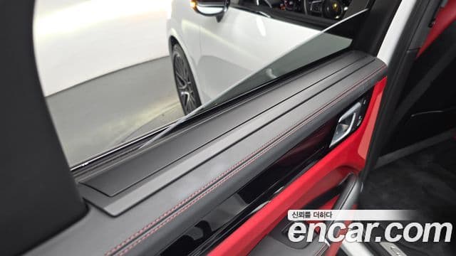Porsche Cayenne 2022 — Photo 2/34