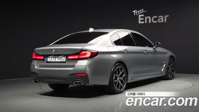 BMW 5 Series 2023 — Photo 16/20