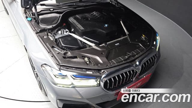 BMW 5 Series 2023 — Photo 19/20