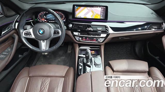 BMW 5 Series 2023 — Photo 17/20