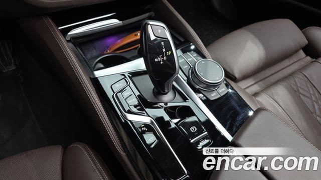 BMW 5 Series 2023 — Photo 14/20