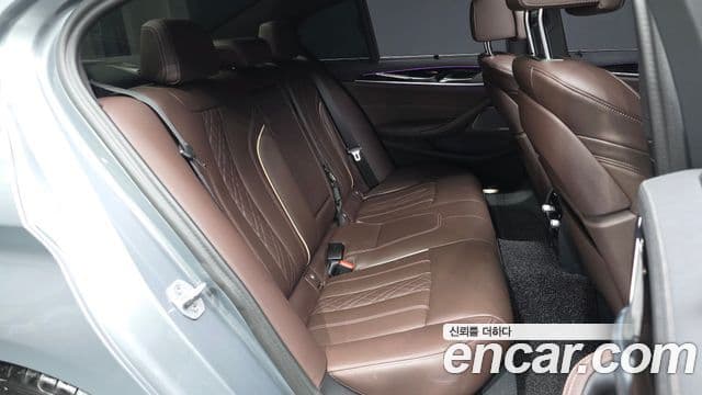 BMW 5 Series 2023 — Photo 15/20