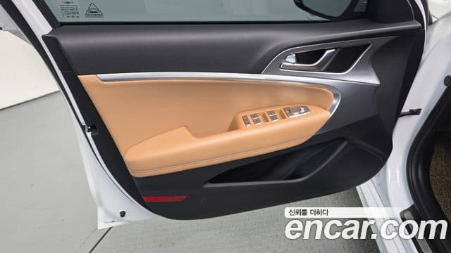 Genesis G70 2022 — Photo 28/31