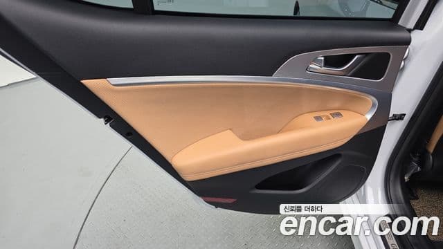 Genesis G70 2022 — Photo 8/31