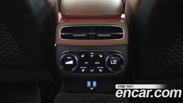 Genesis GV70 2022 — Şəkil 18/20