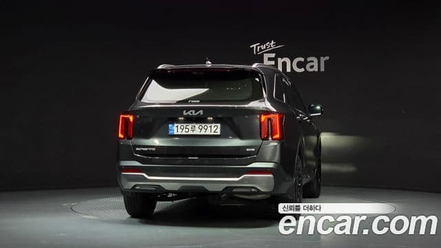 Kia Sorento 2023 — Фото 4/20