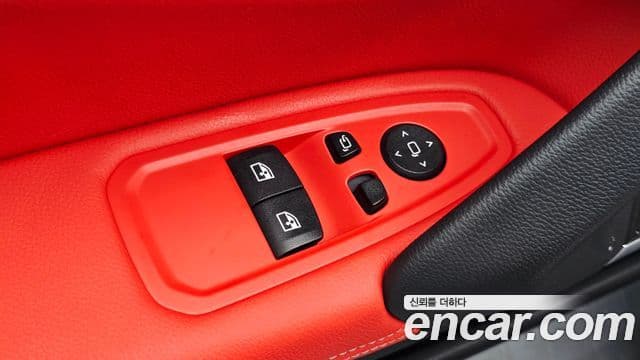 BMW Z4 2025 — Photo 8/32