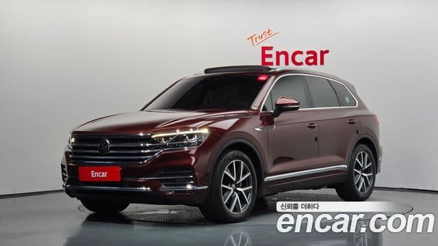 Volkswagen Touareg 2023 — Фото 1/20