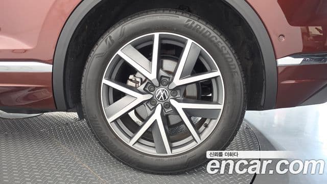 Volkswagen Touareg 2023 — ფოტო 3/41