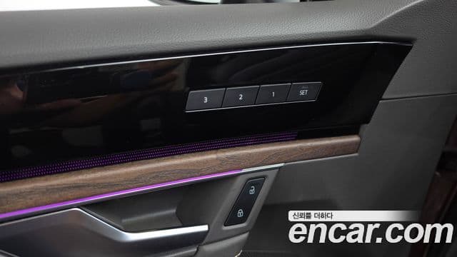 Volkswagen Touareg 2023 — ფოტო 19/41