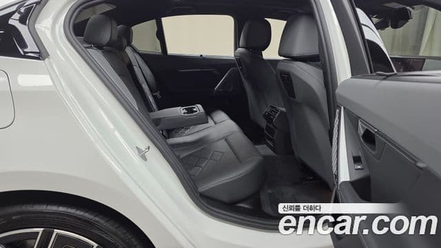 BMW i5 2025 — ფოტო 15/35