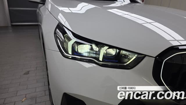 BMW i5 2025 — ფოტო 16/35