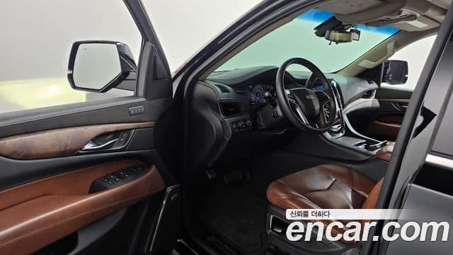 Cadillac Escalade 2018 — ფოტო 6/20